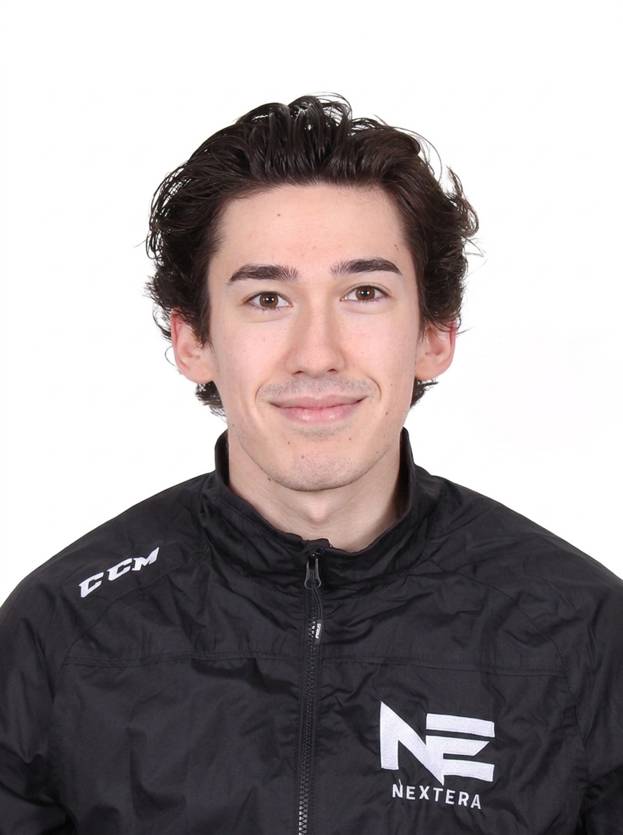 Andrew Kemp, on ice coach at NEXTERA Hockey