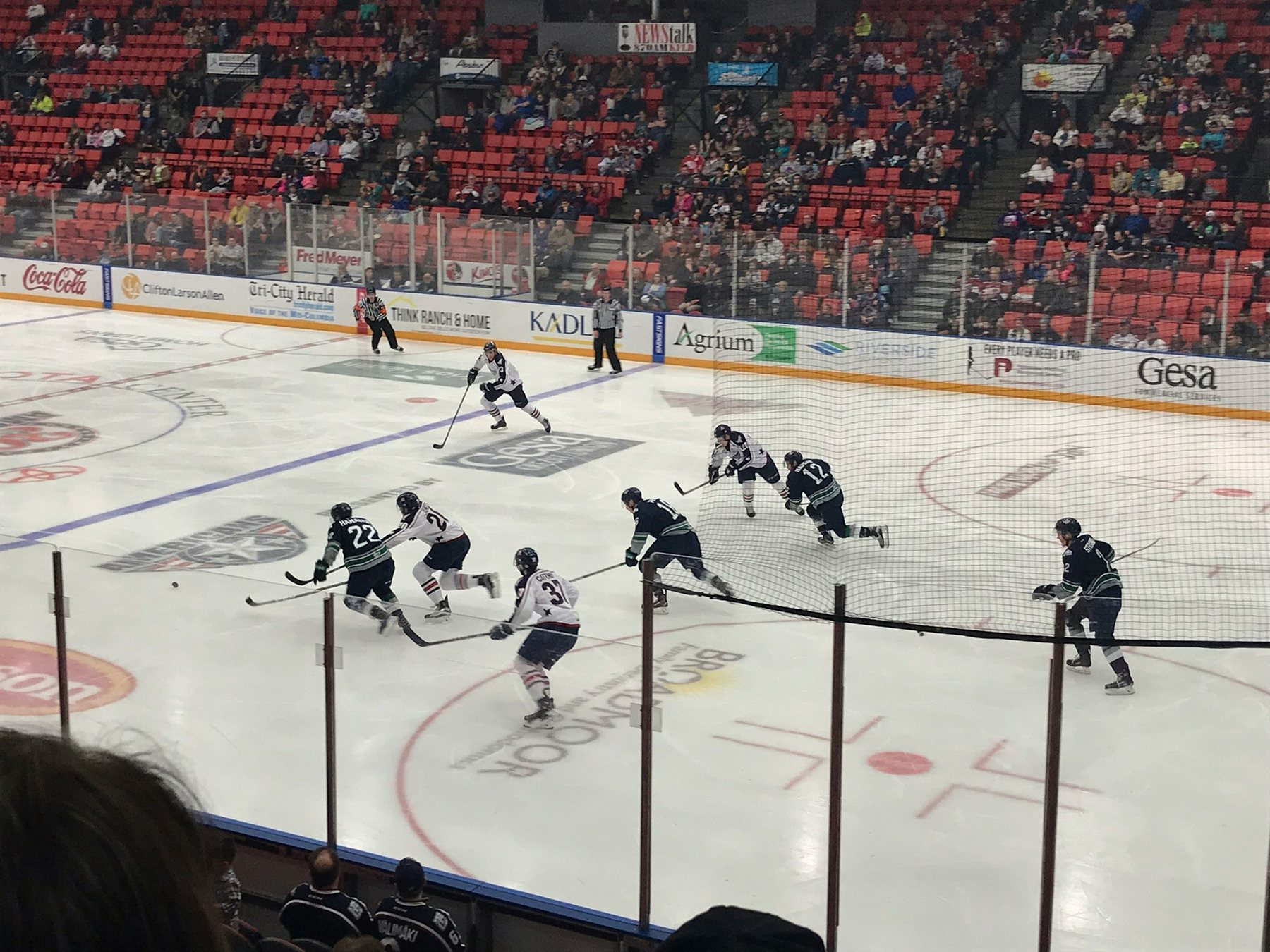 A full rink view of a junior game, the kind of footage NEXTERA breaks down